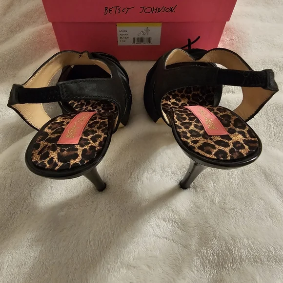 Betsey Johnson Astra black slingback satin shoes size 7.5 - Picture 4 of 8